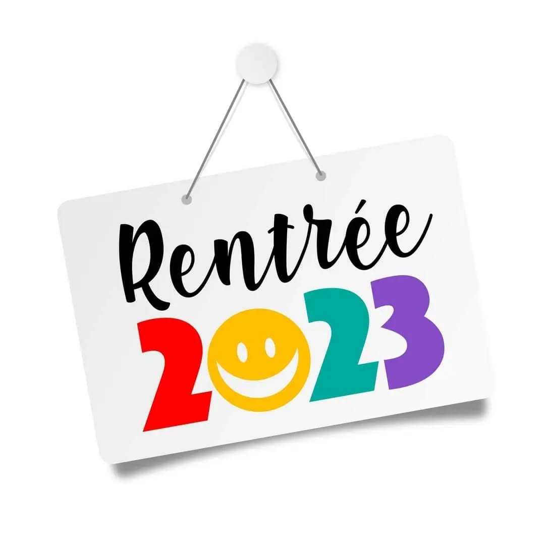 Bonjour à tous !
🛎 Ça y est la sonnerie de rentrée a retentie aux écuries ! 🎊
Au passage je vous met le planning des concours de septembre/octobre, comme d'hab c'est la course aux places ! Premier arrivé... 😉